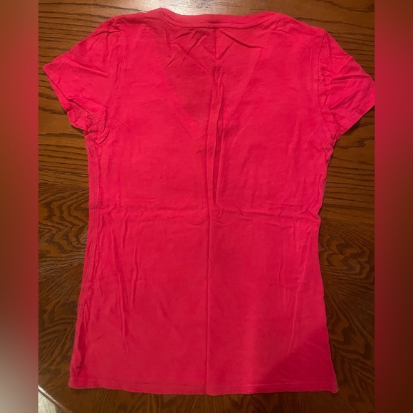 American Eagle Outfitters Bright Pink Favorite V-Neck Slub Tee - Picture 2 of 2